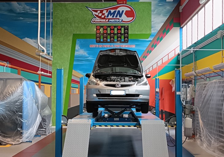 auto in manutenzione